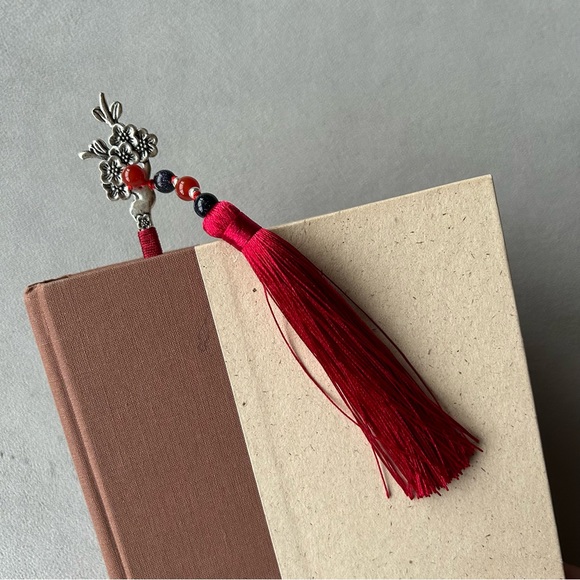 Metal Bookmark ~ Flower Design ~ Red Tassel with Beads ~ Brand New! - Picture 3 of 10